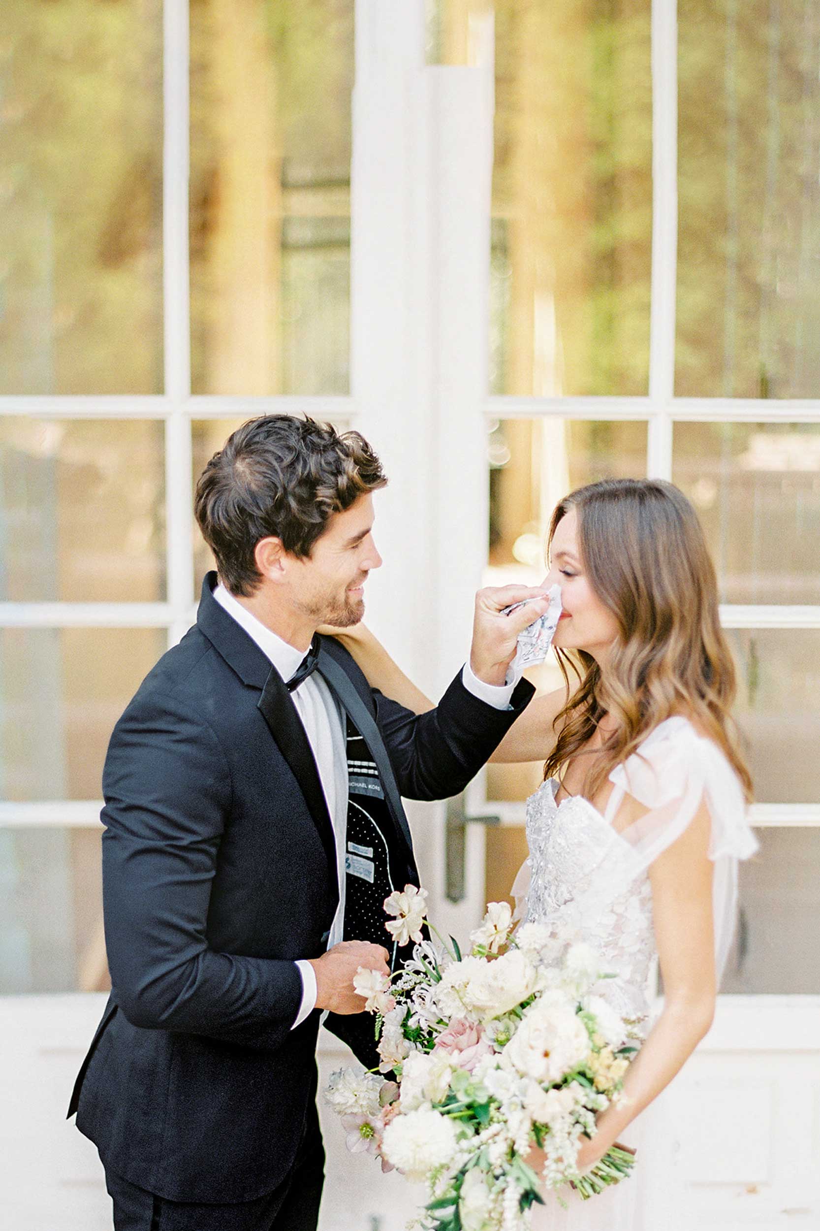 The Timeless Charm of Bridal Handkerchiefs: A Beautiful Wedding Tradition and Gift