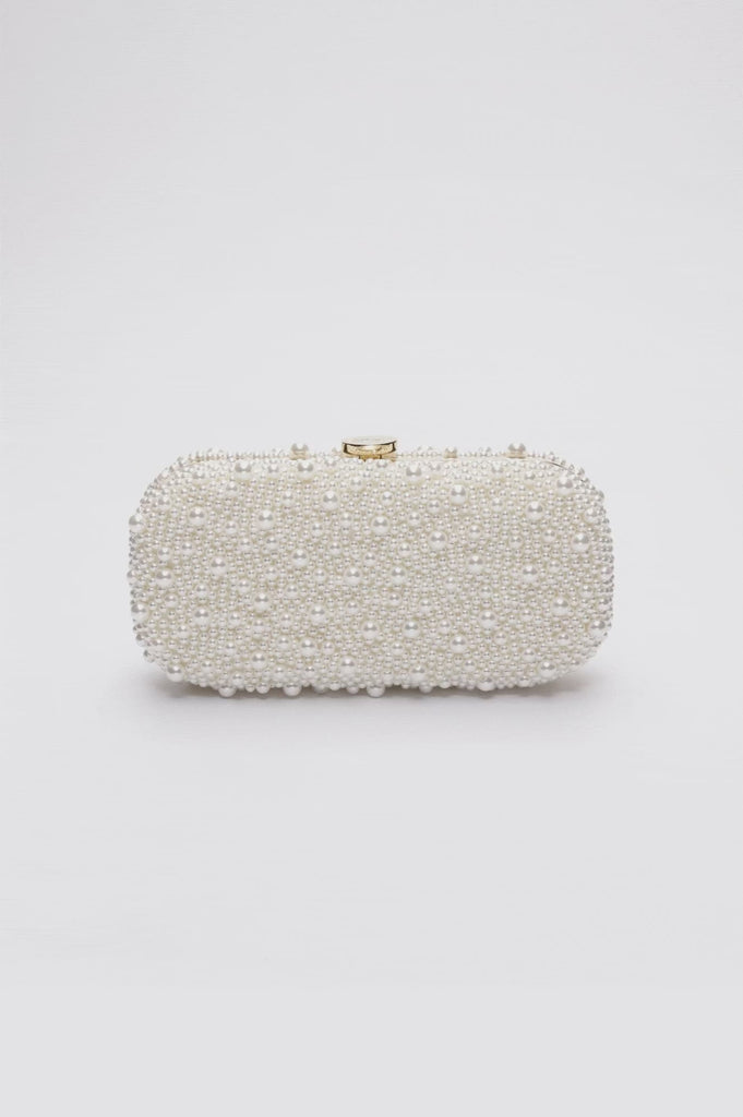 360 vide of the True Love Pearl Clutch with hand-sewn pearls with a gold hardware frame.